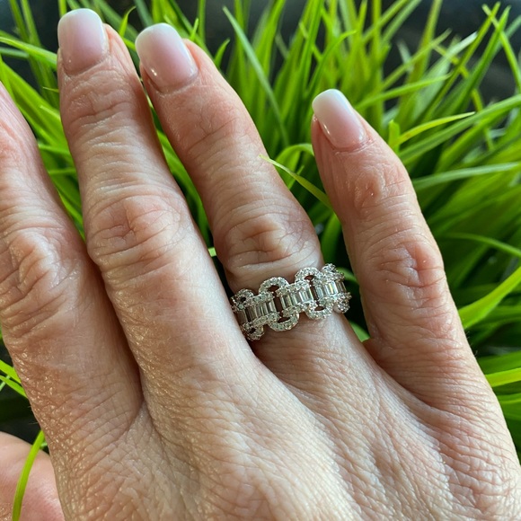 CZ Silver plated Ring - Picture 4 of 6